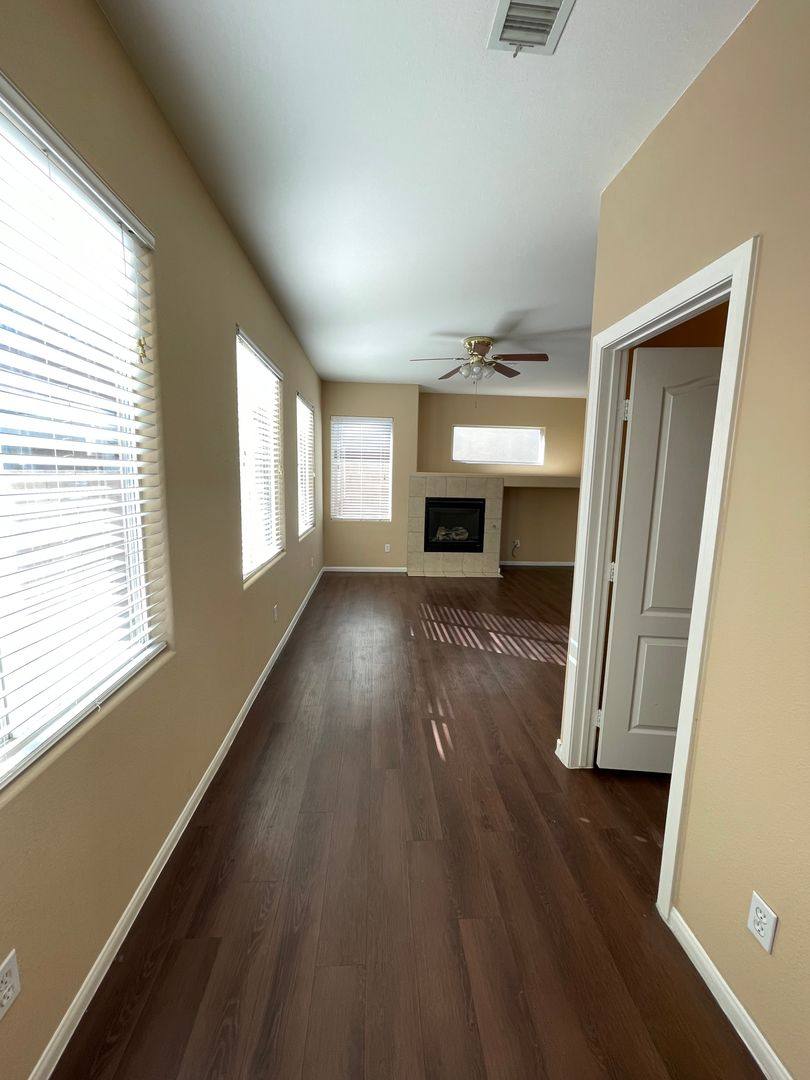 House for rent at 733 Emerald Idol Place, Henderson, NV 89011