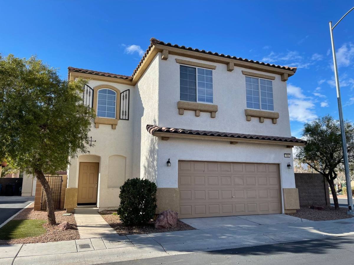 House for rent at 733 Emerald Idol Place, Henderson, NV 89011