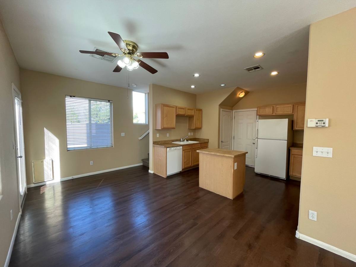 House for rent at 733 Emerald Idol Place, Henderson, NV 89011