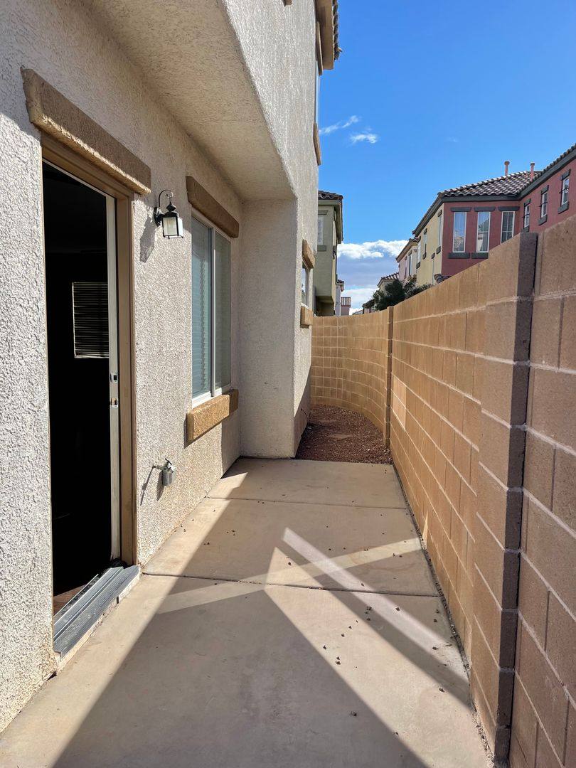 House for rent at 733 Emerald Idol Place, Henderson, NV 89011