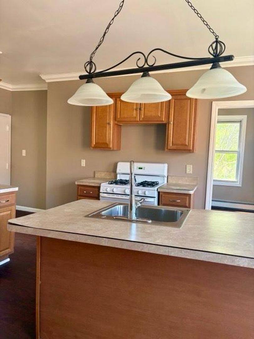 Apartment for rent at 5 Oak St, Meriden, CT 06450