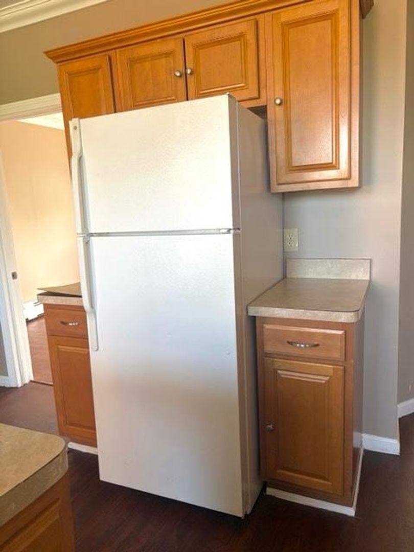 Apartment for rent at 5 Oak St, Meriden, CT 06450