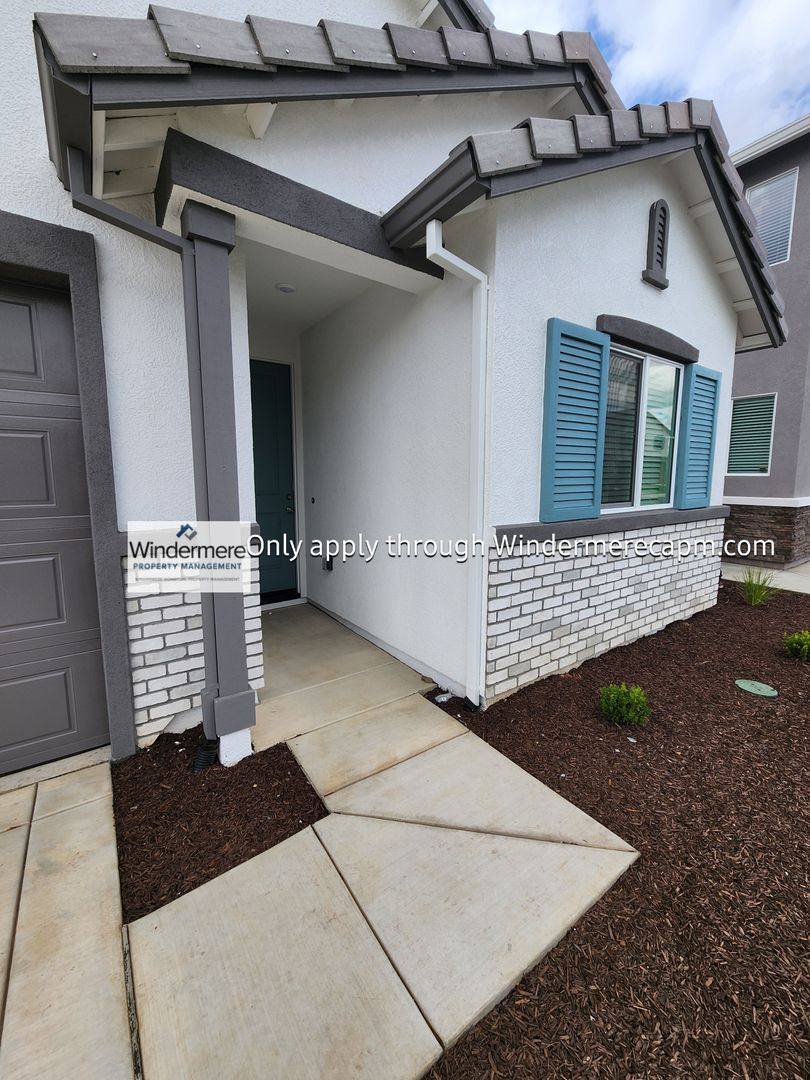 House for rent at 8403 Sinesky Way, Elk Grove, CA 95757