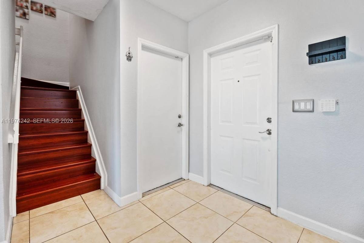 Townhouse for rent at 930 SW 147th Court, Miami, FL 33194
