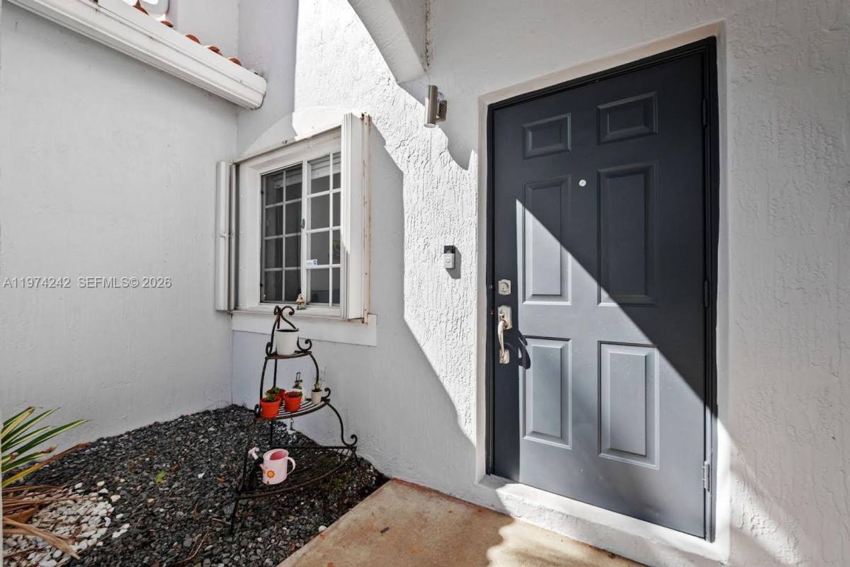 Townhouse for rent at 930 SW 147th Court, Miami, FL 33194