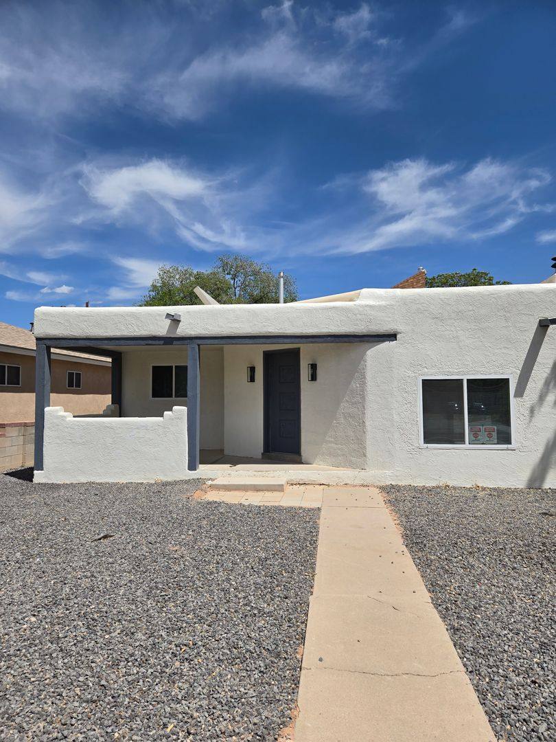 House for rent at 1040 Columbia Dr NE, Albuquerque, NM 87106