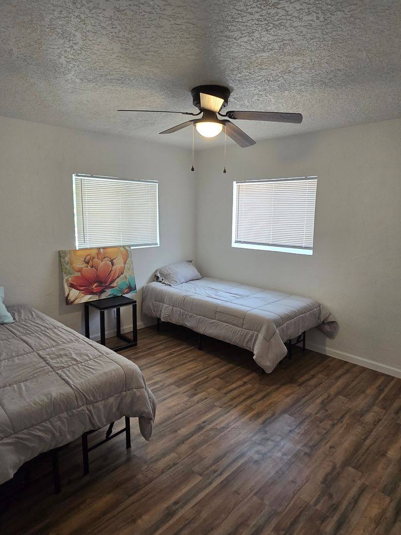 House for rent at 1040 Columbia Dr NE, Albuquerque, NM 87106
