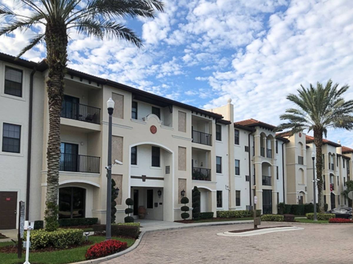 Condo for rent at 5550 E Michigan St, Orlando, FL 32822