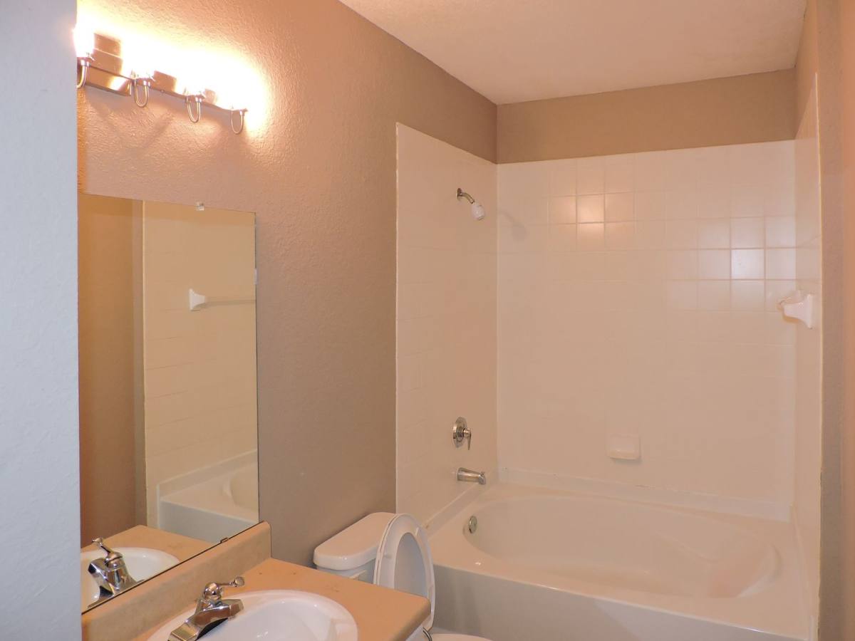 Condo for rent at 5550 E Michigan St, Orlando, FL 32822