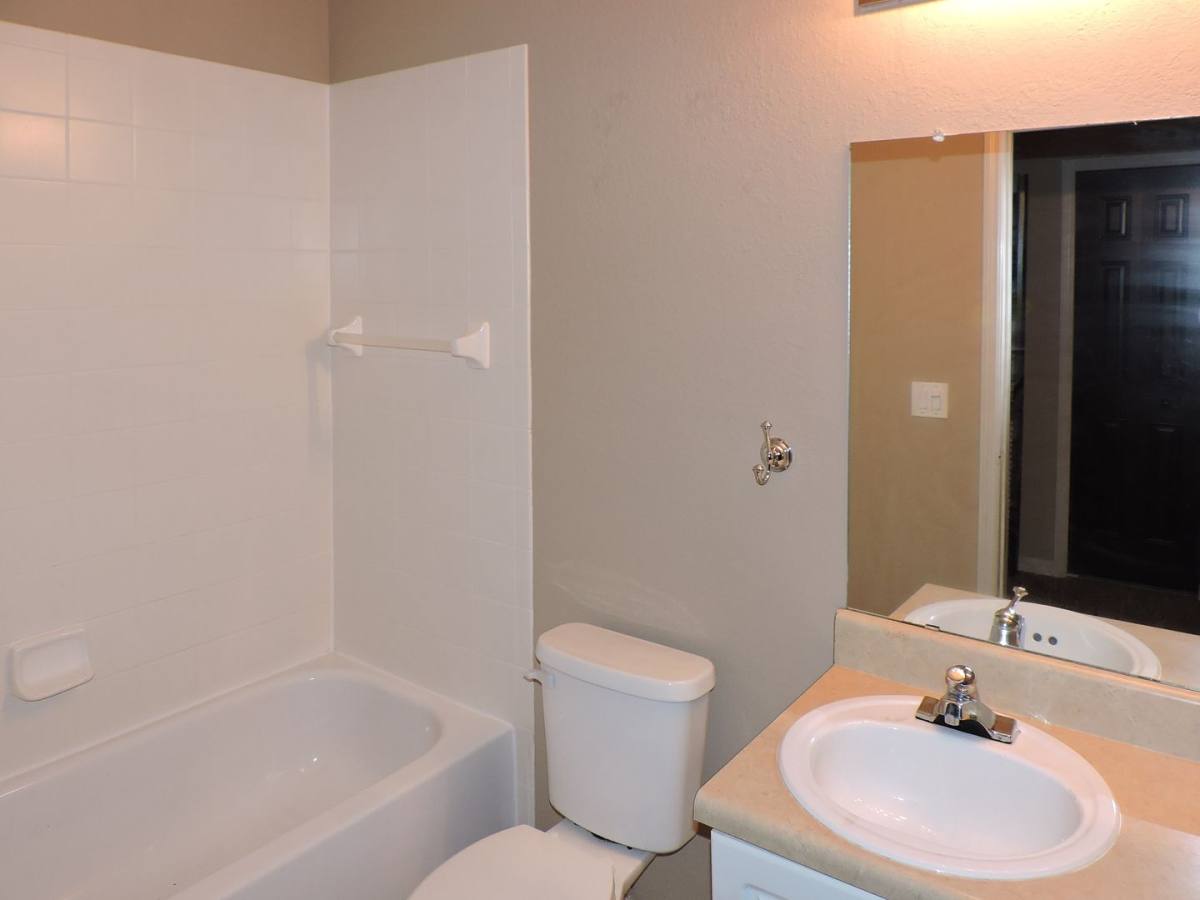 Condo for rent at 5550 E Michigan St, Orlando, FL 32822
