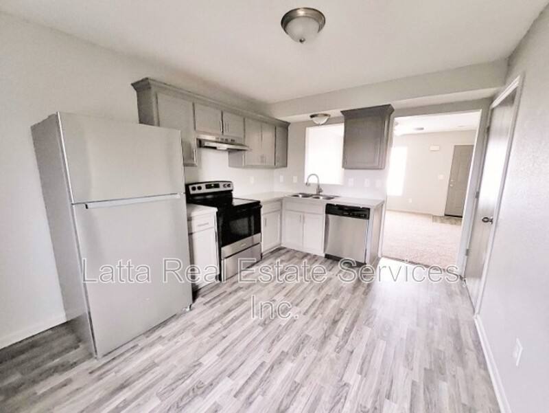 Apartment for rent at 304 N 3rd St #A, Odessa, MO 64076