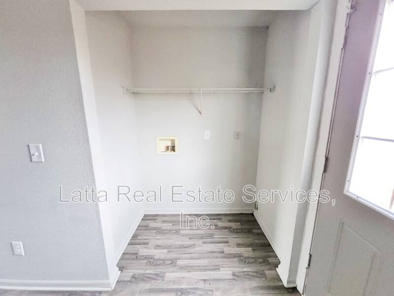 Apartment for rent at 304 N 3rd St #A, Odessa, MO 64076