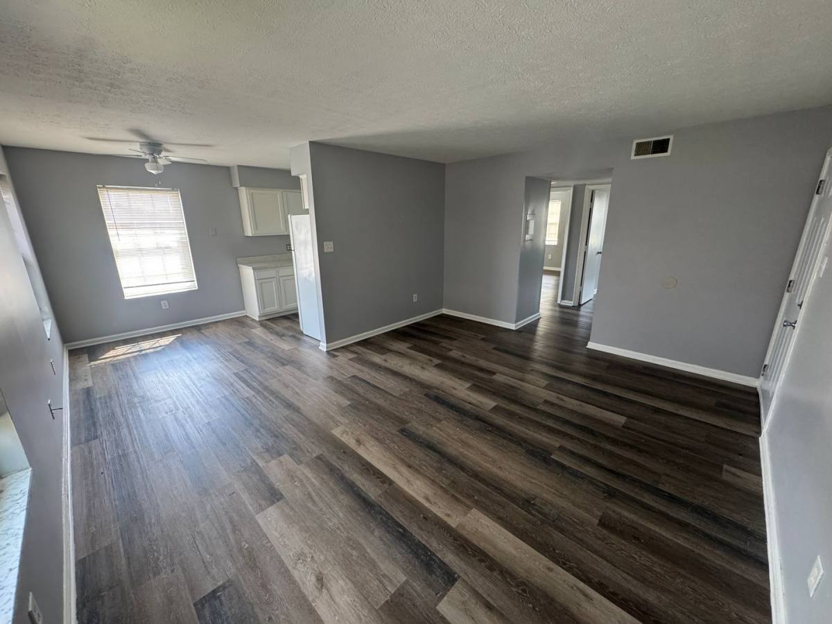Apartment for rent at 4401 Landside Dr, Louisville, KY 40220