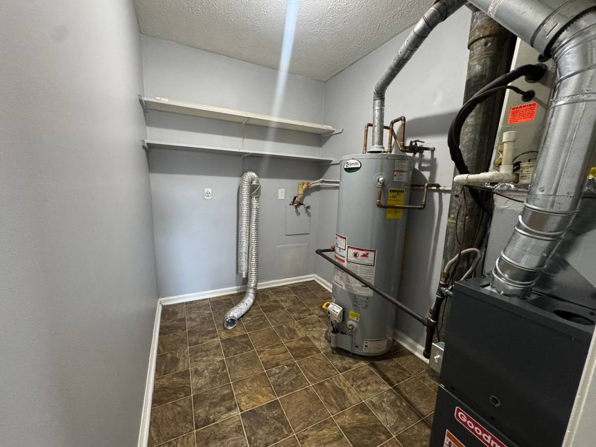 Apartment for rent at 4401 Landside Dr, Louisville, KY 40220