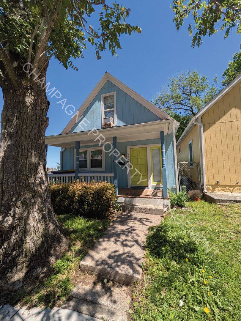 House for rent at 2523 Charlotte St, Kansas City, MO 64108