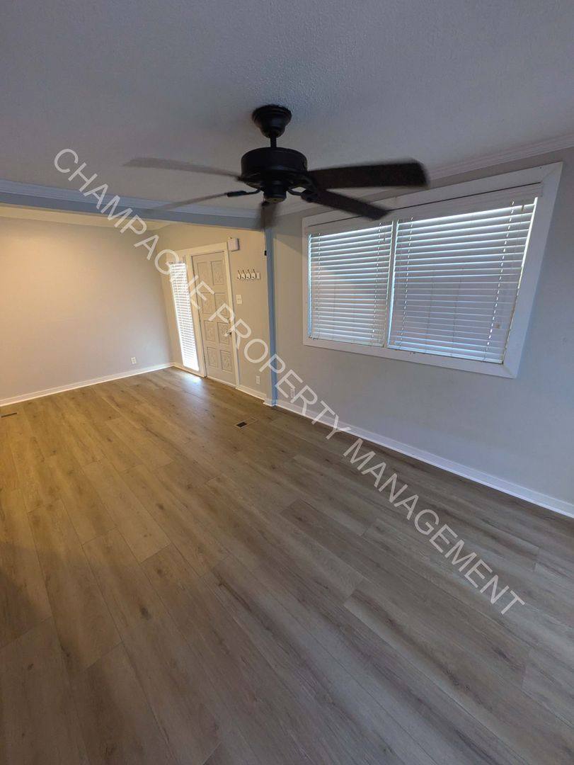 House for rent at 2523 Charlotte St, Kansas City, MO 64108