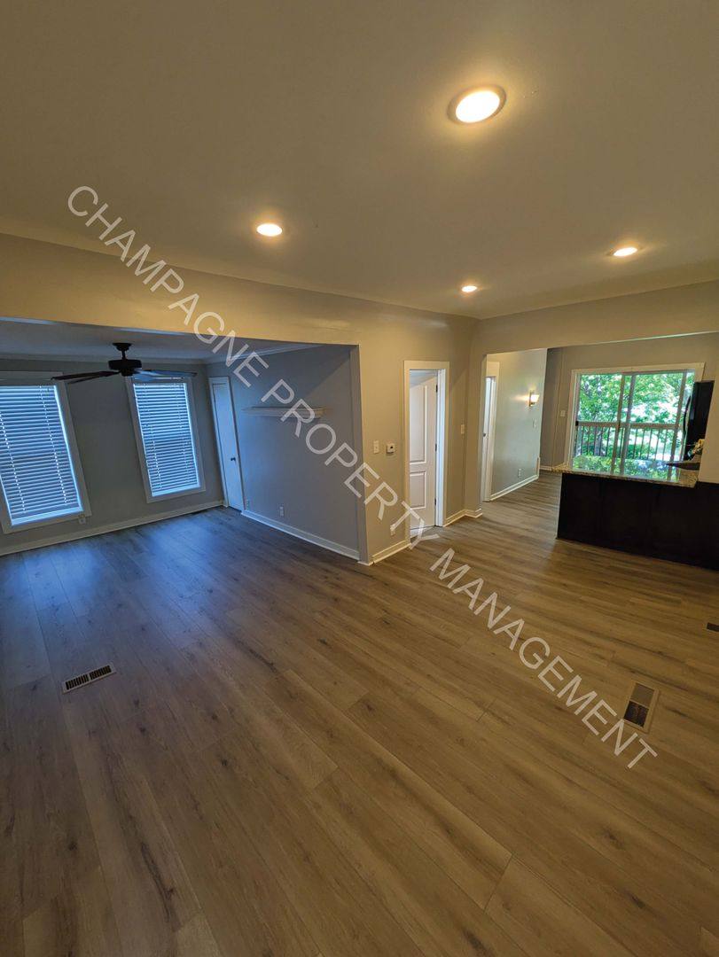 House for rent at 2523 Charlotte St, Kansas City, MO 64108
