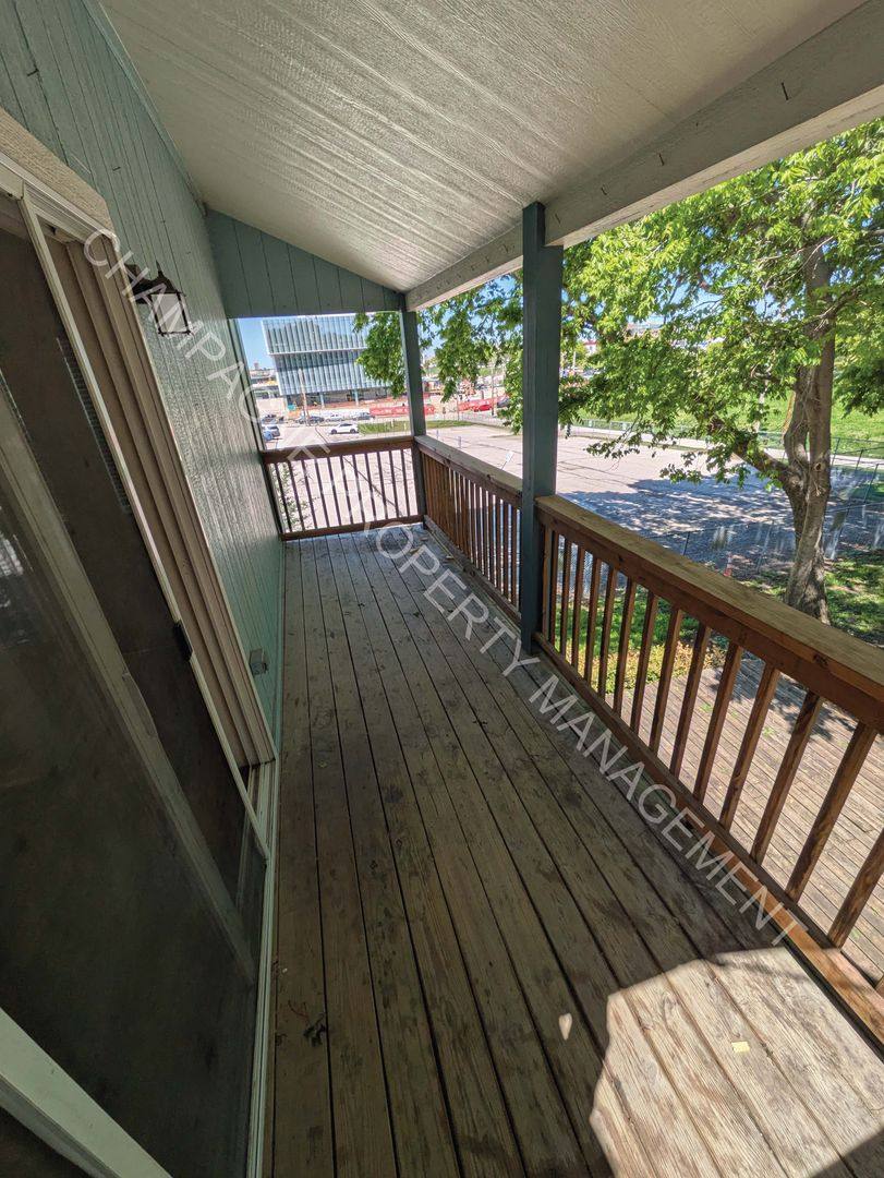 House for rent at 2523 Charlotte St, Kansas City, MO 64108