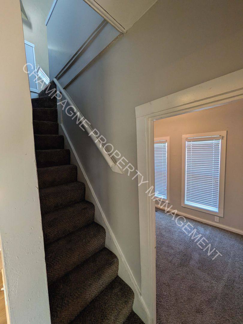 House for rent at 2523 Charlotte St, Kansas City, MO 64108