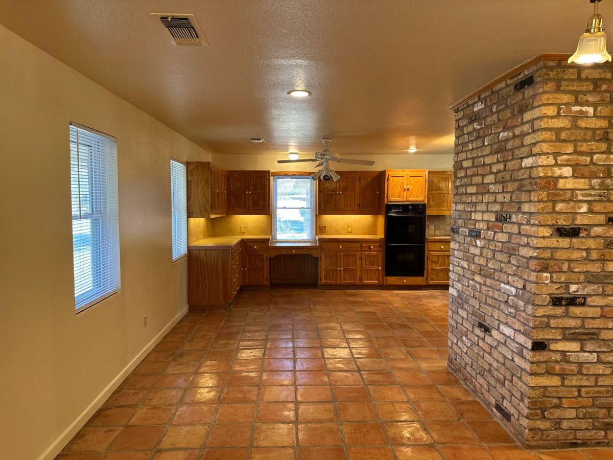 Apartment for rent at 2301 Post Oak Rd, Abilene, TX 79605