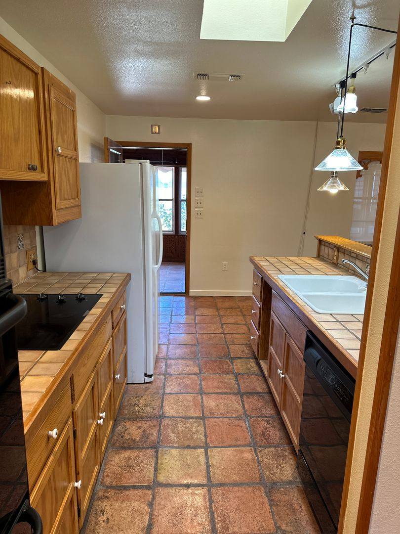 Apartment for rent at 2301 Post Oak Rd, Abilene, TX 79605