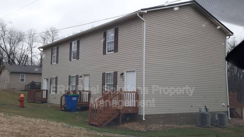Apartment for rent at 326 Bigelow St, Hillsboro, OH 45133