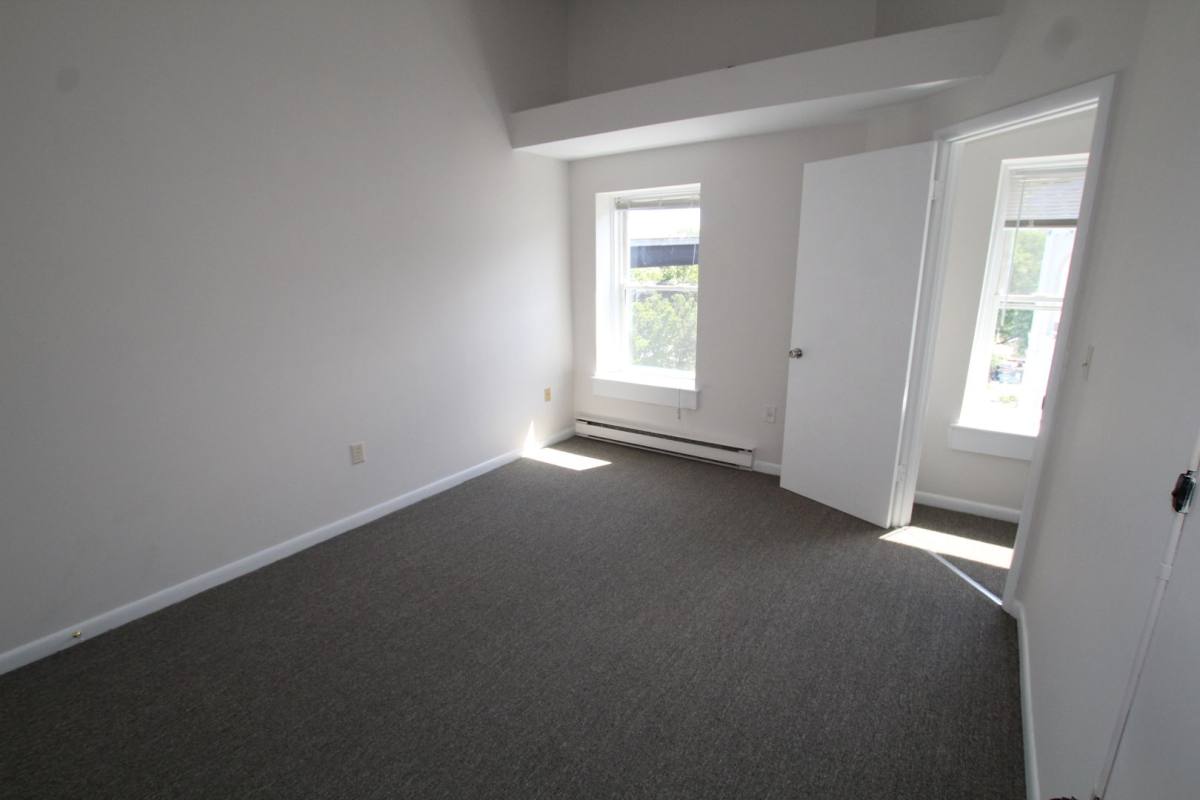 Apartment for rent at 11 Broadway #37, Kingston, NY 12401