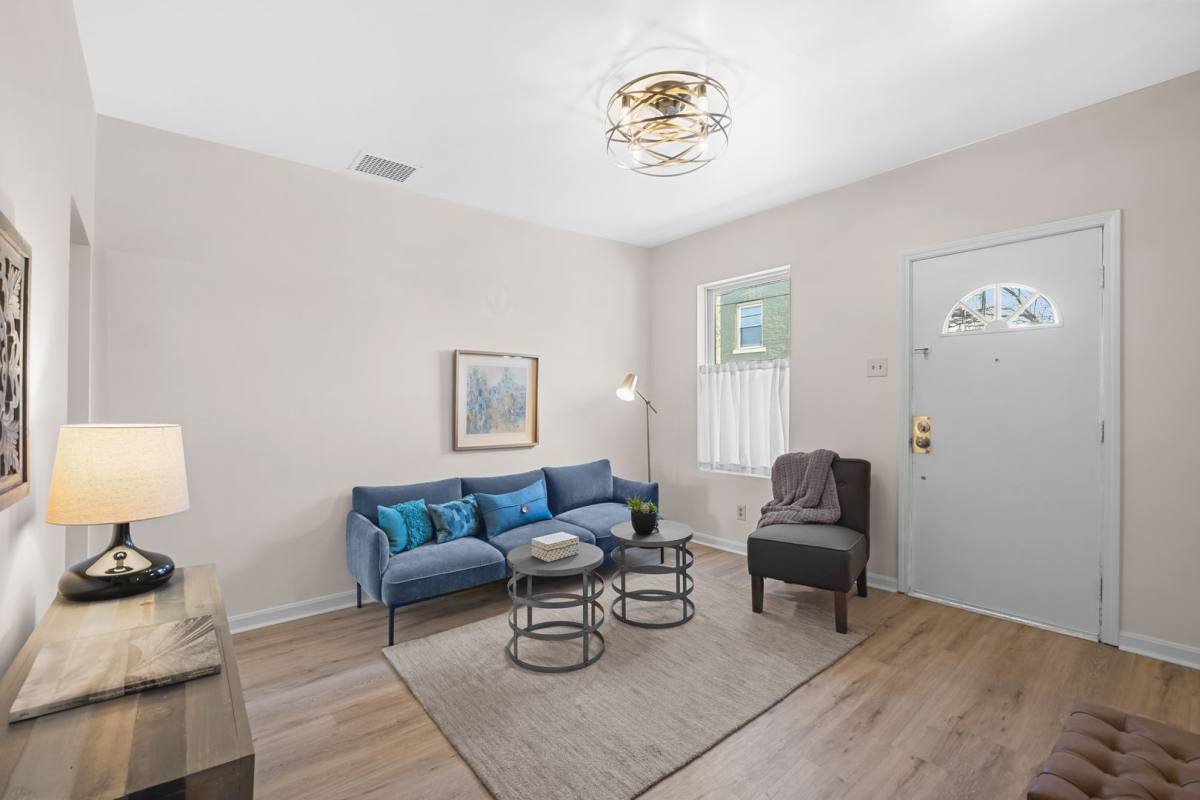 House for rent at 826 Walnut St, Pittsburgh, PA 15221