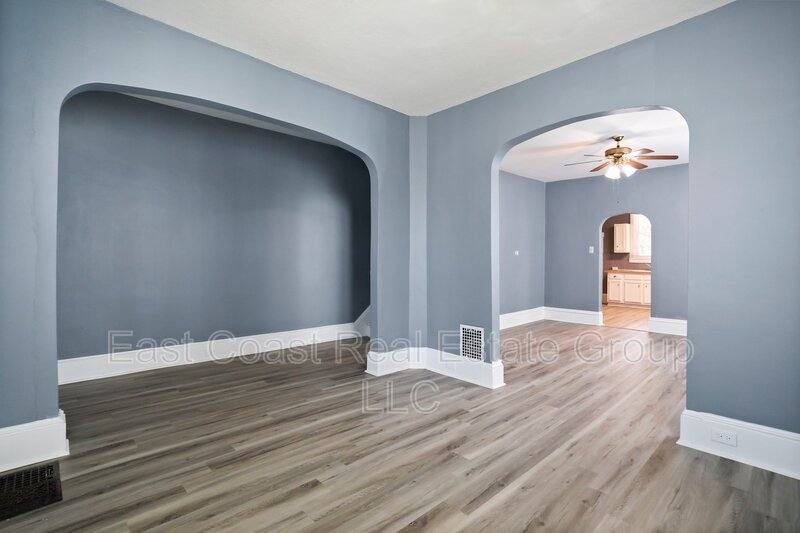 House for rent at 39 W Wilson Blvd, Hagerstown, MD 21740