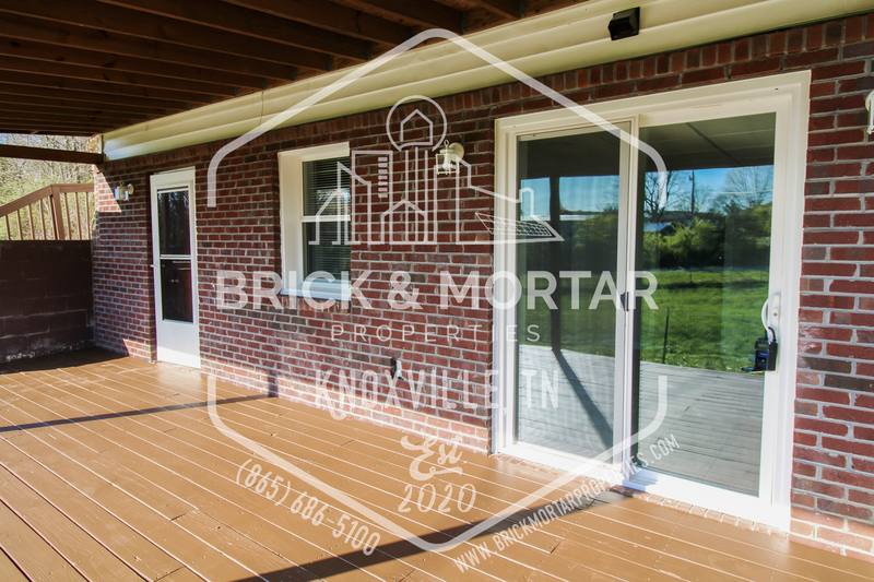 House for rent at 1731 Lively Rd, Maryville, TN 37801