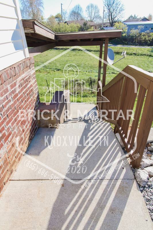 House for rent at 1731 Lively Rd, Maryville, TN 37801