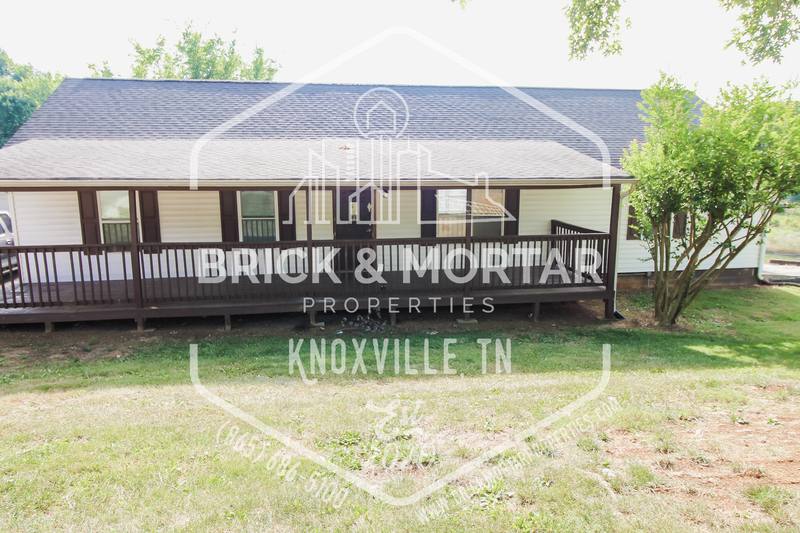 House for rent at 1731 Lively Rd, Maryville, TN 37801