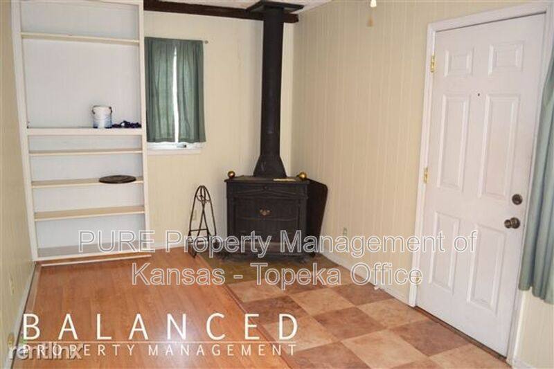 House for rent at 722 SW Vesper Ave, Topeka, KS 66606