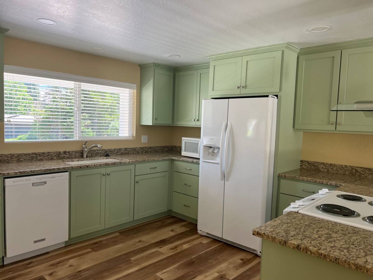 Apartment for rent at 593 Oak Knoll Dr, Ashland, OR 97520