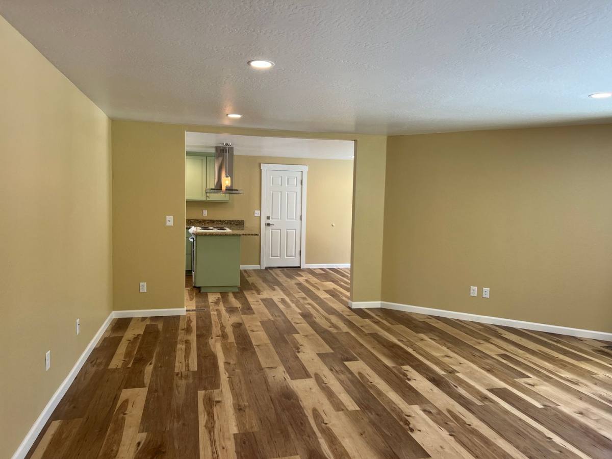 Apartment for rent at 593 Oak Knoll Dr, Ashland, OR 97520
