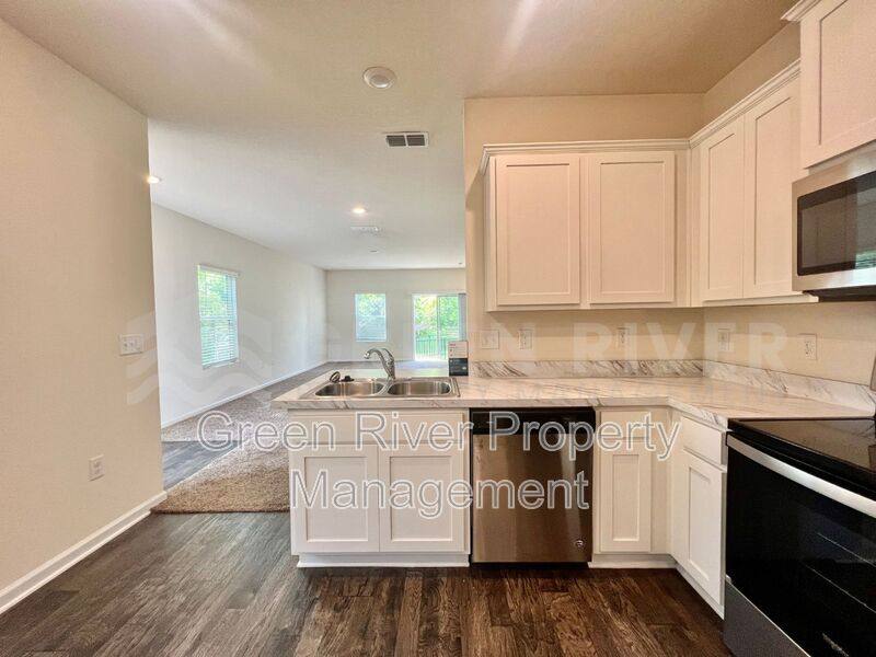 Townhouse for rent at 294 Aralia Lane, Jacksonville, FL 32216