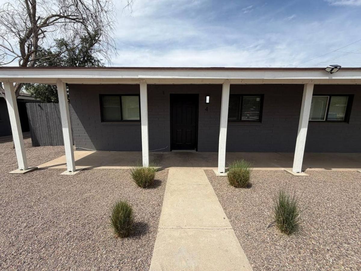 Townhouse for rent at 1027 E Dunlap Ave, Phoenix, AZ 85020