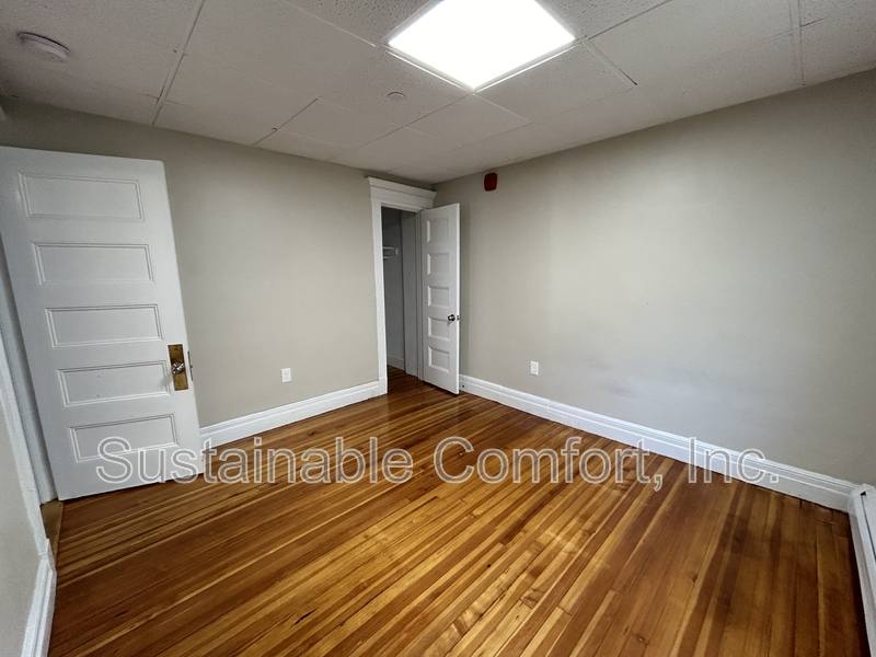Apartment for rent at 36 Roxbury St #1, Worcester, MA 01609