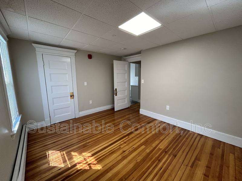 Apartment for rent at 36 Roxbury St #1, Worcester, MA 01609