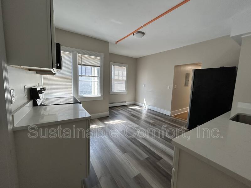 Apartment for rent at 36 Roxbury St #1, Worcester, MA 01609