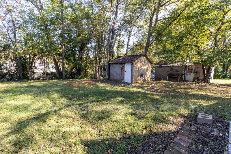 Apartment for rent at 221 Hawthorne Ave #2, Knoxville, TN 37920