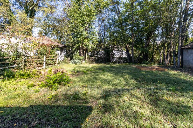 Apartment for rent at 221 Hawthorne Ave #2, Knoxville, TN 37920