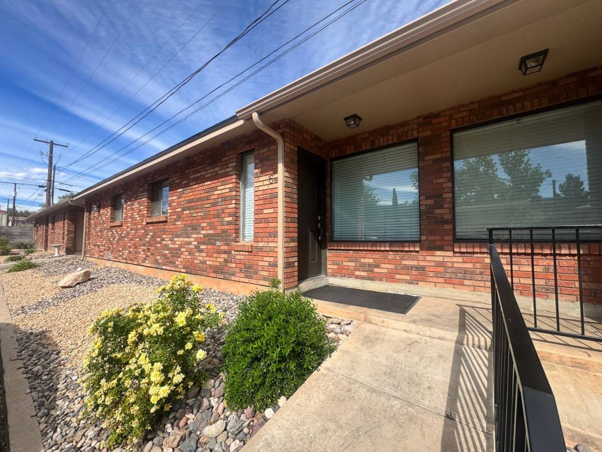 Townhouse for rent at 50 W 400 S, Saint George, UT 84770