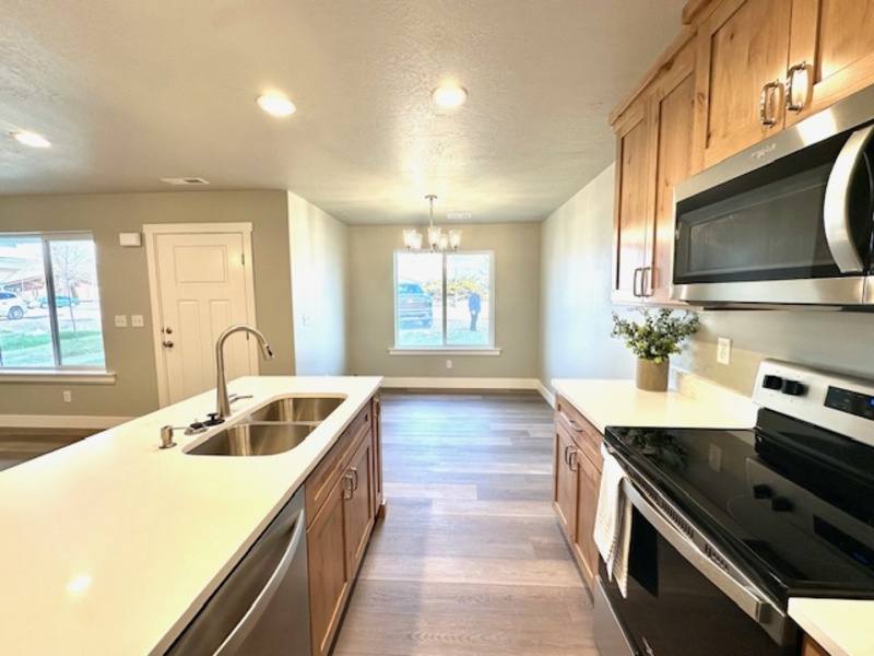 Townhouse for rent at 32 E 1225 S, Tremonton, UT 84337