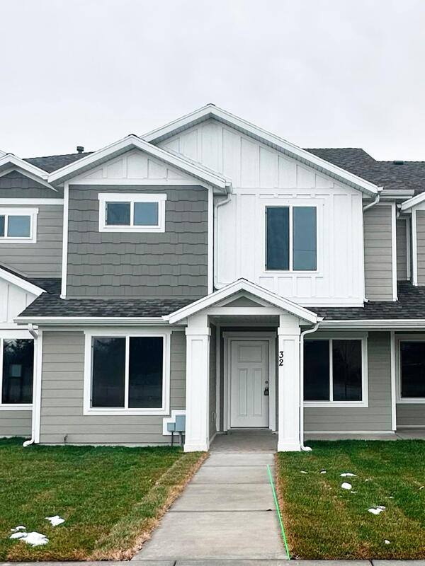 Townhouse for rent at 32 E 1225 S, Tremonton, UT 84337