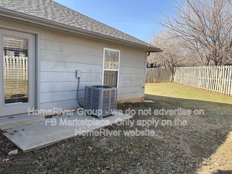 Apartment for rent at 600 Garrison Lane, Yukon, OK 73099