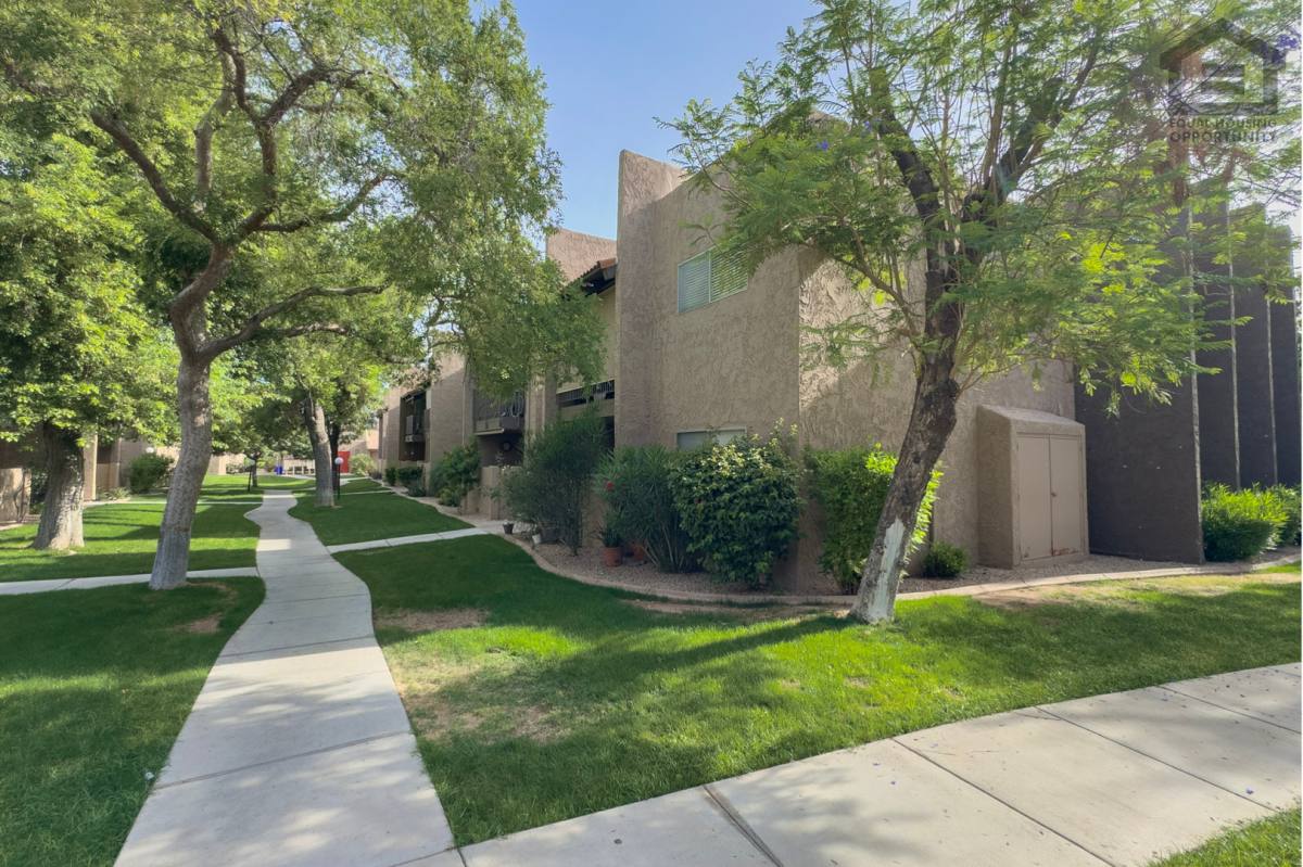 Apartment for rent at 5525 E Thomas Rd, Phoenix, AZ 85018