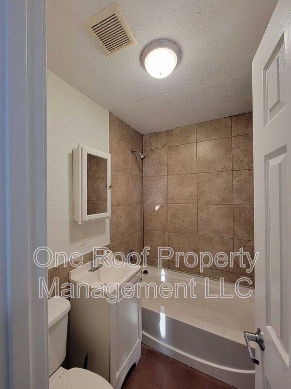 House for rent at 2633 S 49th St, Kansas City, KS 66106