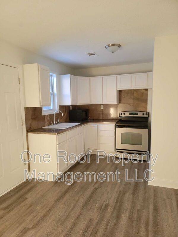 House for rent at 2633 S 49th St, Kansas City, KS 66106