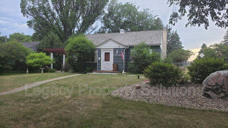 House for rent at 926 N Mandan St, Bismarck, ND 58501